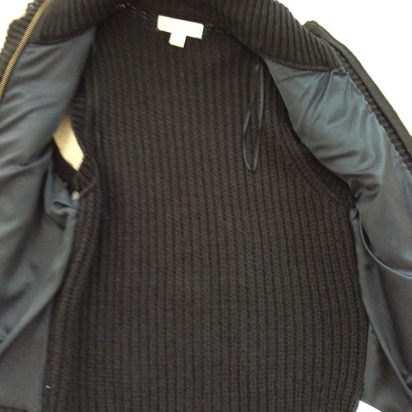 Vest - Picture 2 of 3